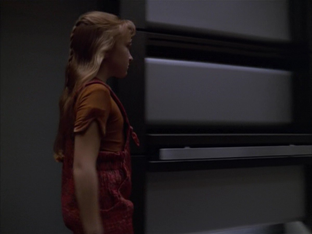 extant_StarTrek_VOY_5x05-OnceUponATime_02829.jpg