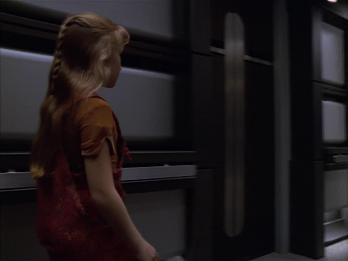extant_StarTrek_VOY_5x05-OnceUponATime_02830.jpg