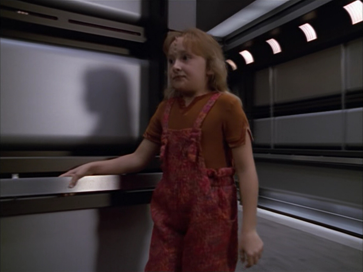 extant_StarTrek_VOY_5x05-OnceUponATime_02839.jpg