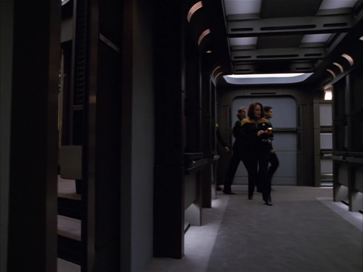 extant_StarTrek_VOY_5x05-OnceUponATime_02845.jpg