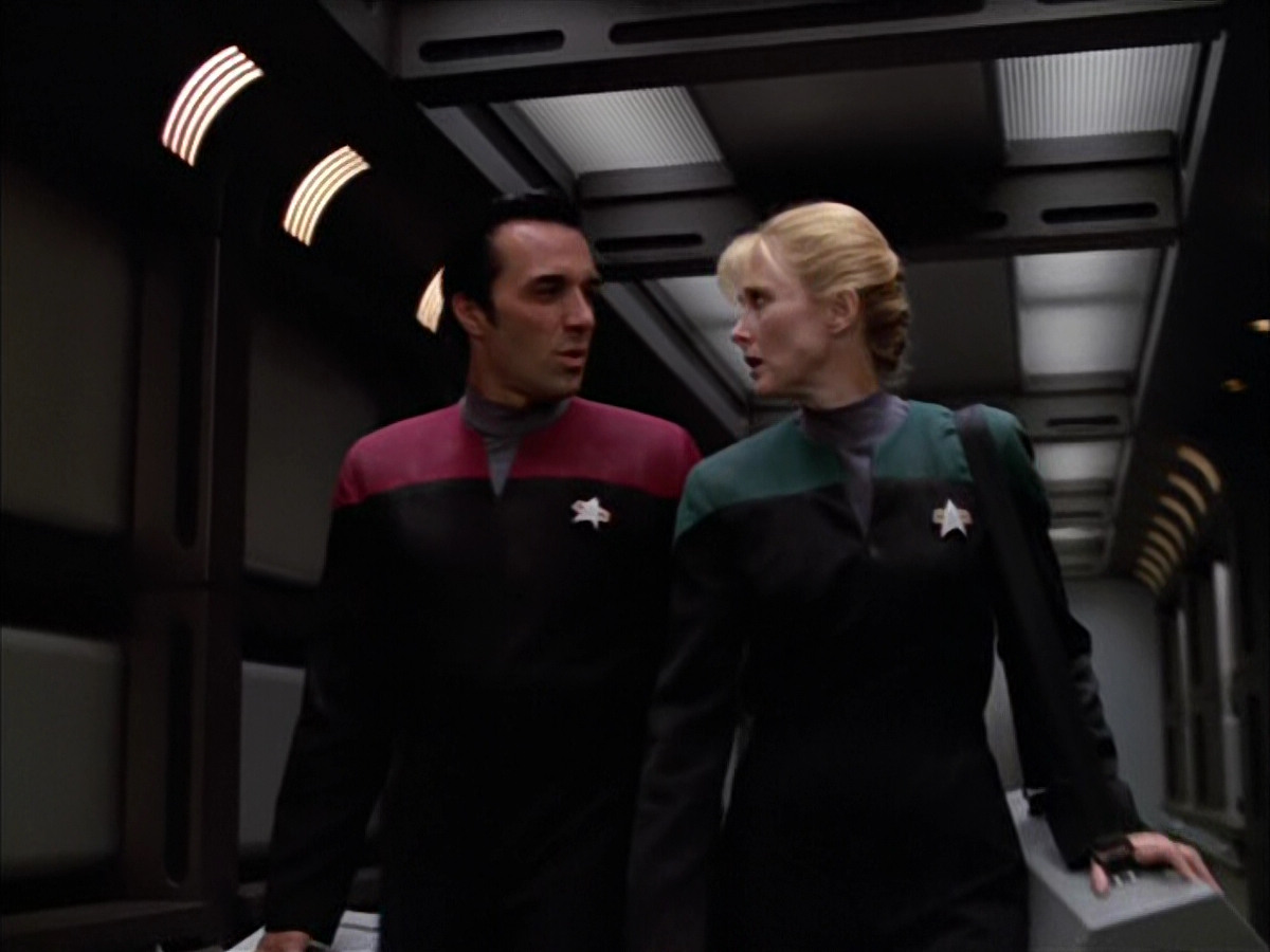 extant_StarTrek_VOY_5x05-OnceUponATime_02865.jpg