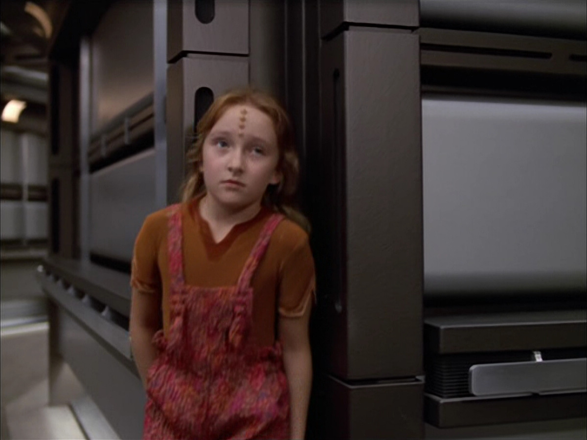 extant_StarTrek_VOY_5x05-OnceUponATime_02870.jpg