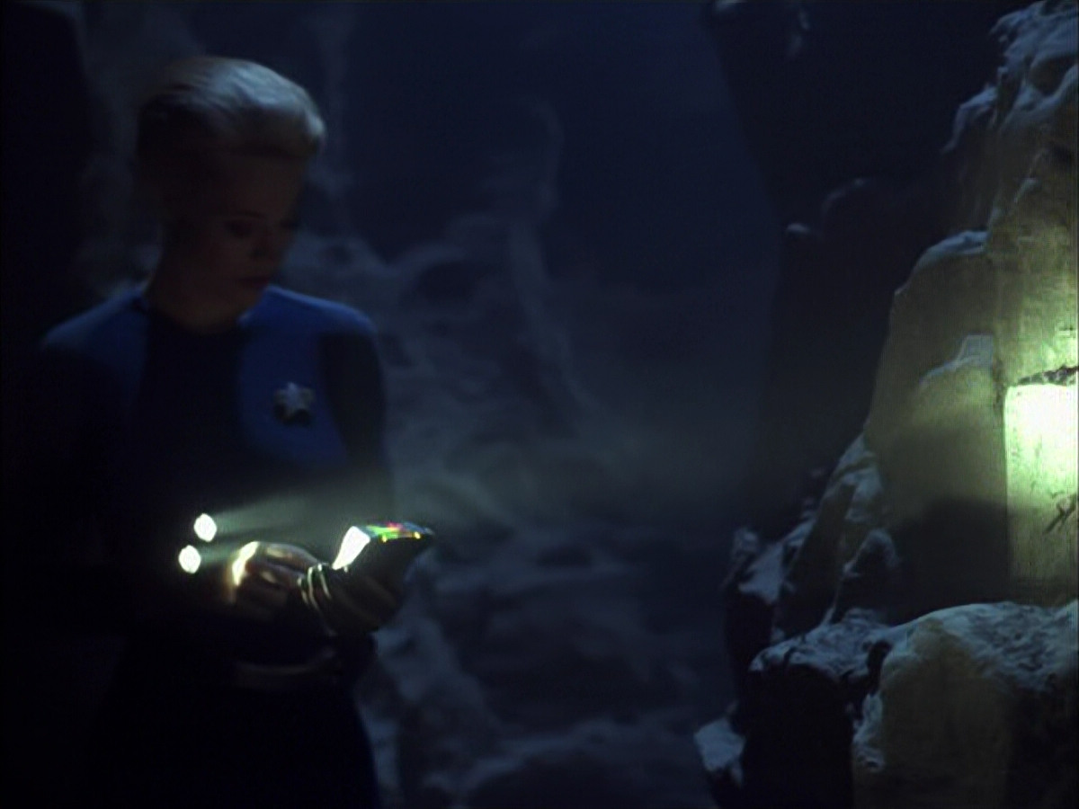 extant_StarTrek_VOY_5x05-OnceUponATime_02884.jpg