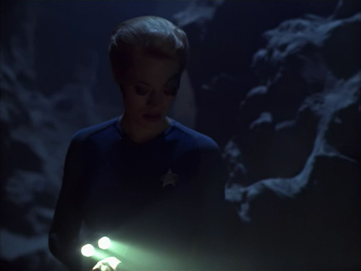 extant_StarTrek_VOY_5x05-OnceUponATime_02887.jpg