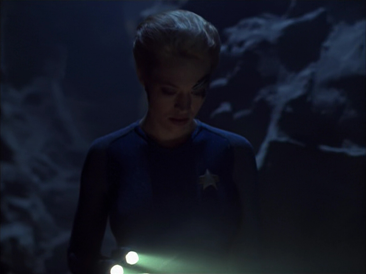extant_StarTrek_VOY_5x05-OnceUponATime_02888.jpg