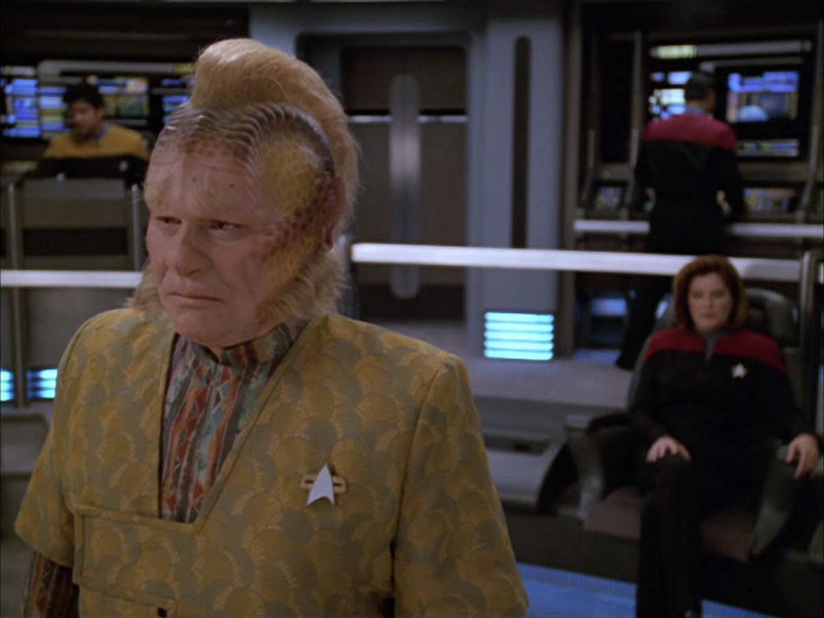extant_StarTrek_VOY_5x05-OnceUponATime_02895.jpg