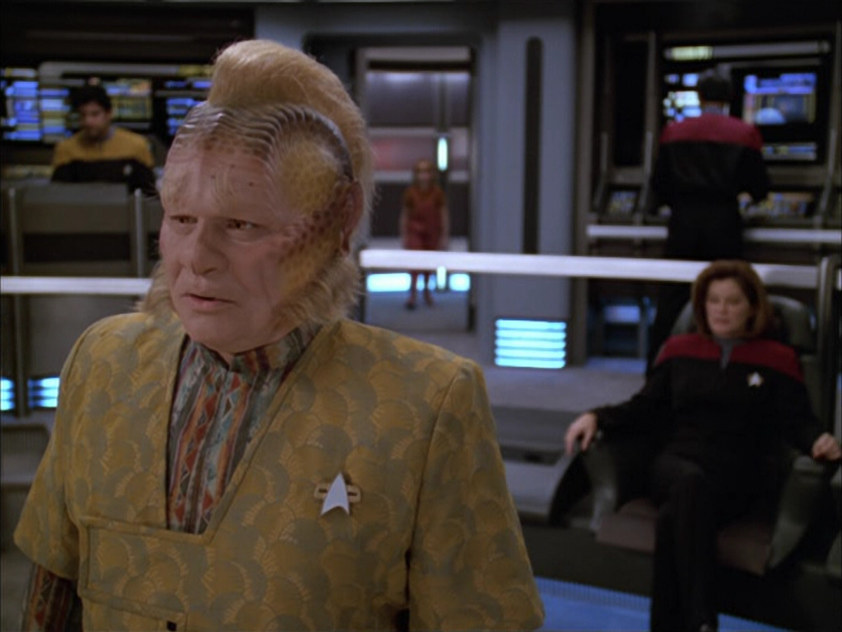 extant_StarTrek_VOY_5x05-OnceUponATime_02899.jpg