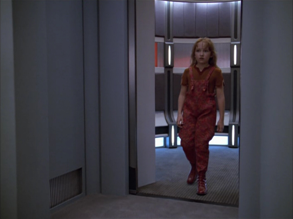 extant_StarTrek_VOY_5x05-OnceUponATime_02901.jpg