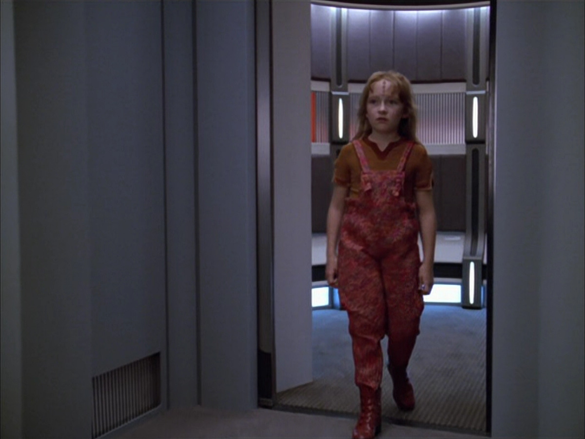 extant_StarTrek_VOY_5x05-OnceUponATime_02902.jpg