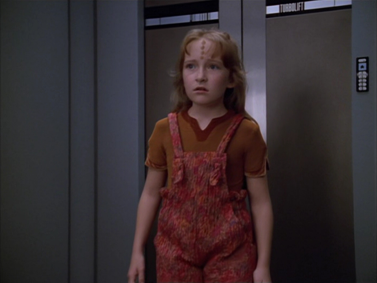 extant_StarTrek_VOY_5x05-OnceUponATime_02905.jpg