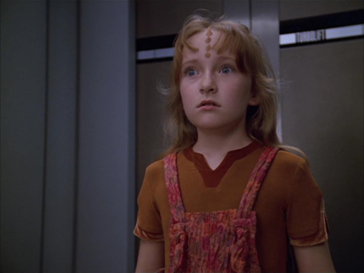 extant_StarTrek_VOY_5x05-OnceUponATime_02913.jpg
