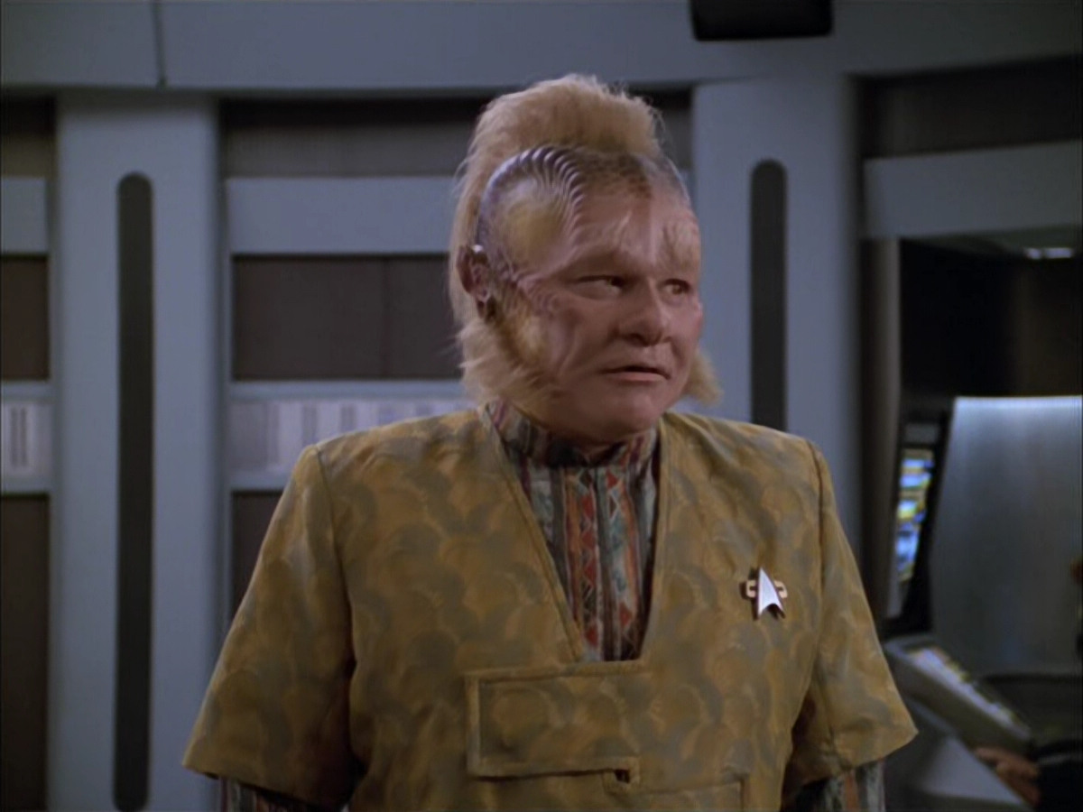 extant_StarTrek_VOY_5x05-OnceUponATime_02914.jpg
