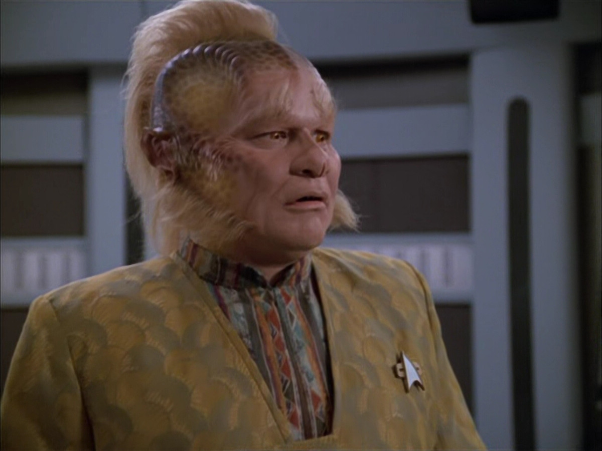 extant_StarTrek_VOY_5x05-OnceUponATime_02917.jpg