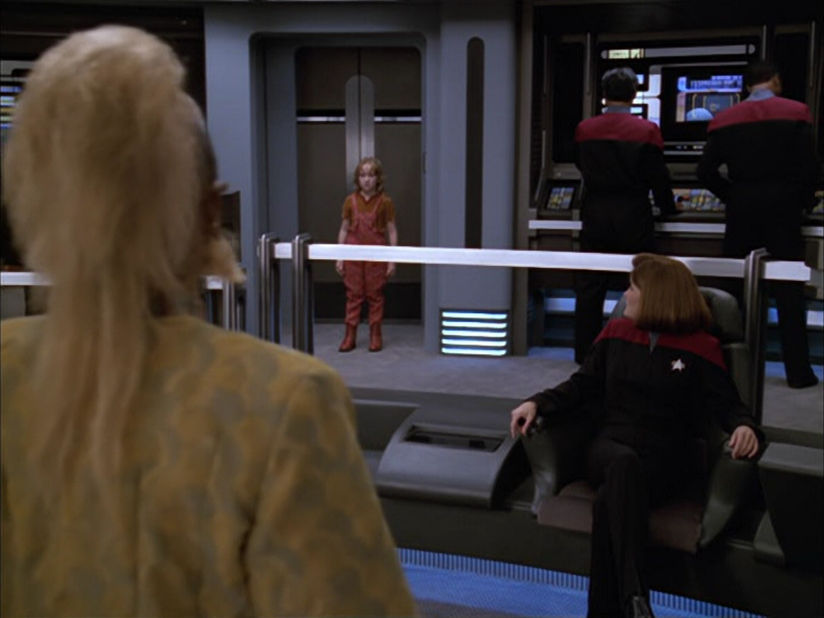 extant_StarTrek_VOY_5x05-OnceUponATime_02923.jpg