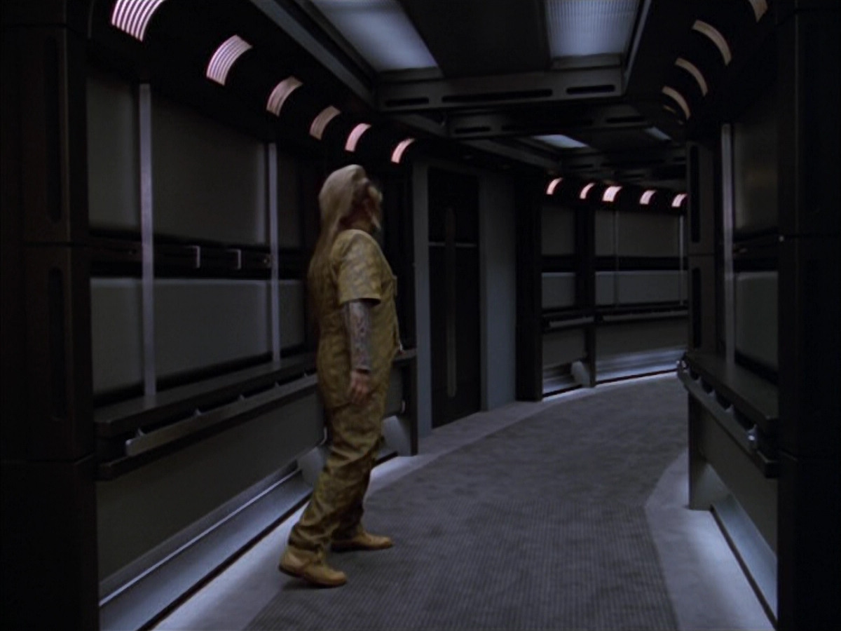 extant_StarTrek_VOY_5x05-OnceUponATime_02945.jpg