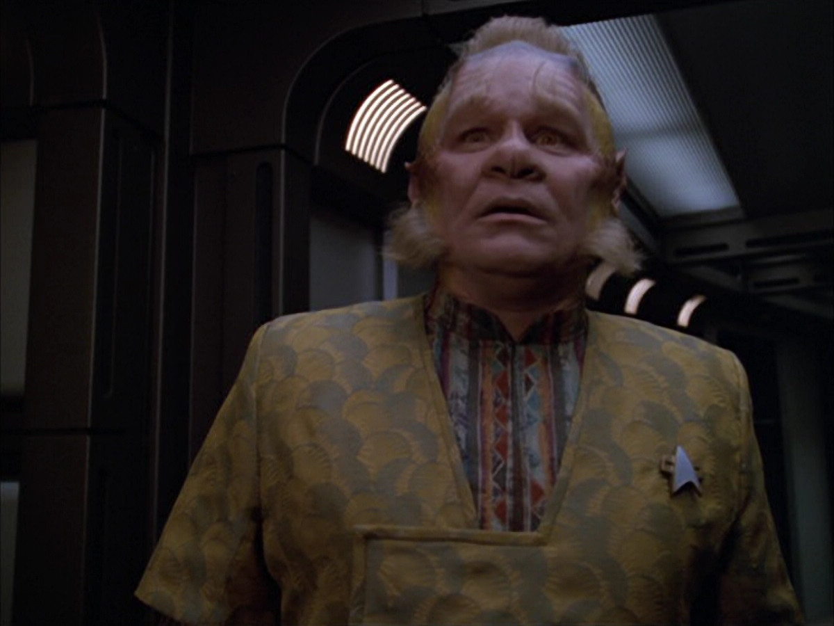 extant_StarTrek_VOY_5x05-OnceUponATime_02953.jpg