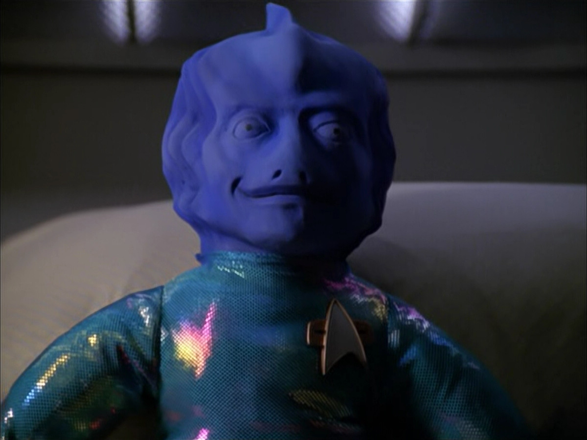 extant_StarTrek_VOY_5x05-OnceUponATime_02963.jpg