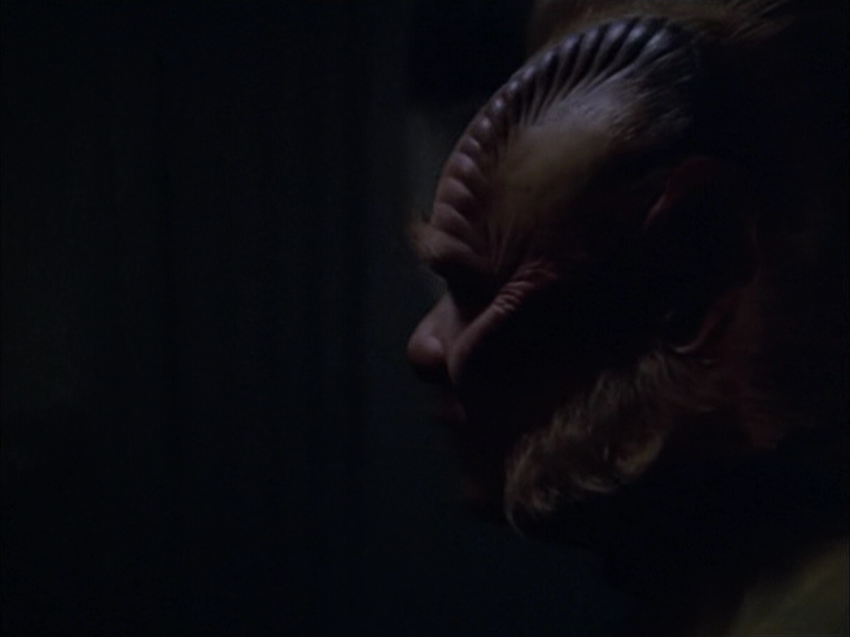 extant_StarTrek_VOY_5x05-OnceUponATime_02968.jpg