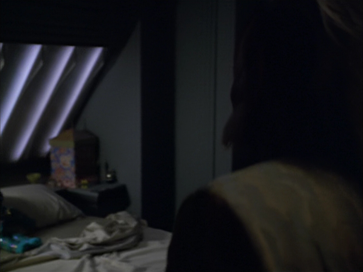 extant_StarTrek_VOY_5x05-OnceUponATime_02970.jpg