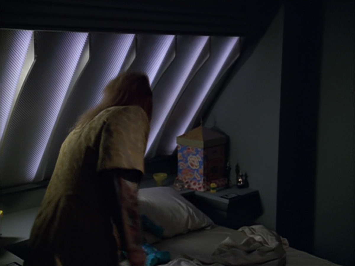 extant_StarTrek_VOY_5x05-OnceUponATime_02976.jpg
