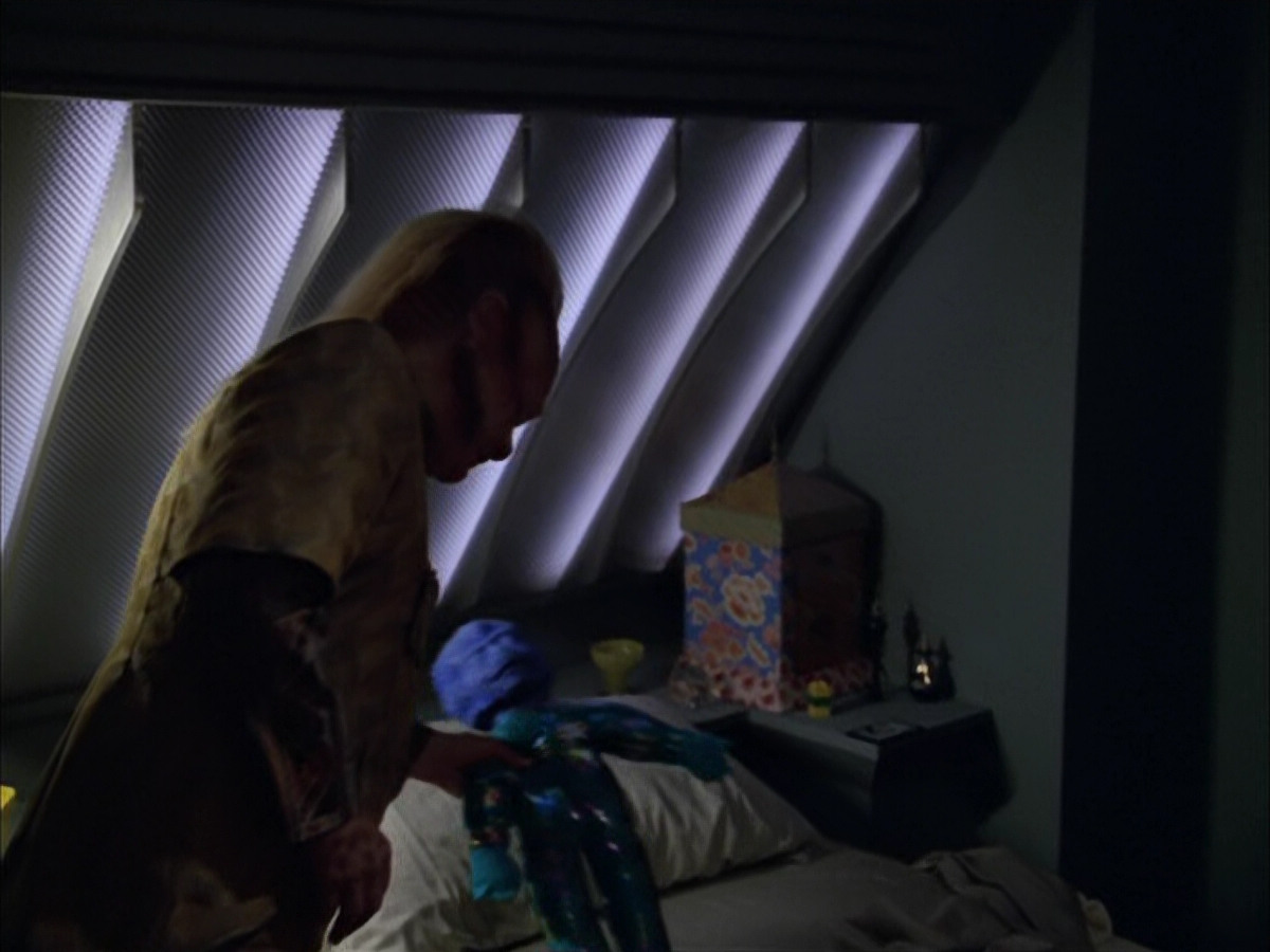 extant_StarTrek_VOY_5x05-OnceUponATime_02977.jpg