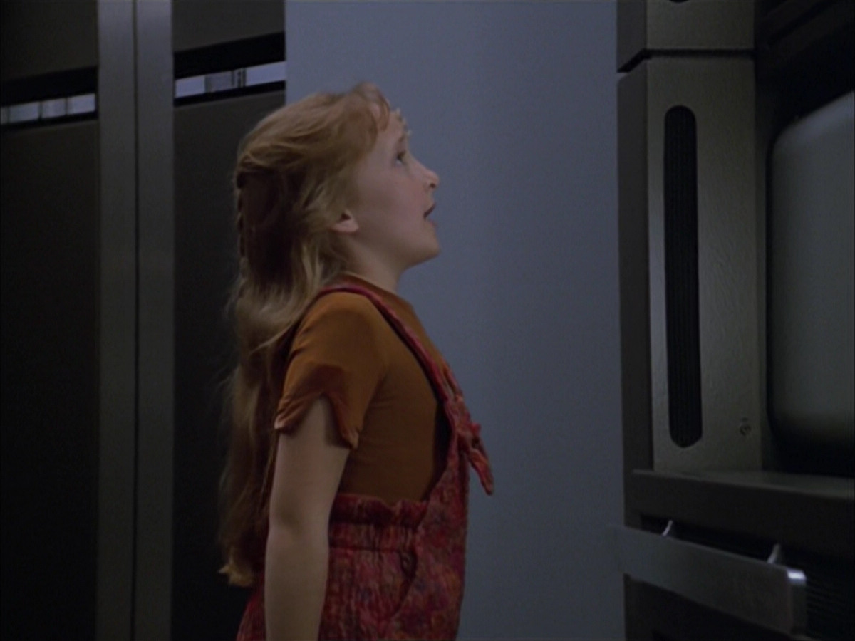 extant_StarTrek_VOY_5x05-OnceUponATime_02990.jpg