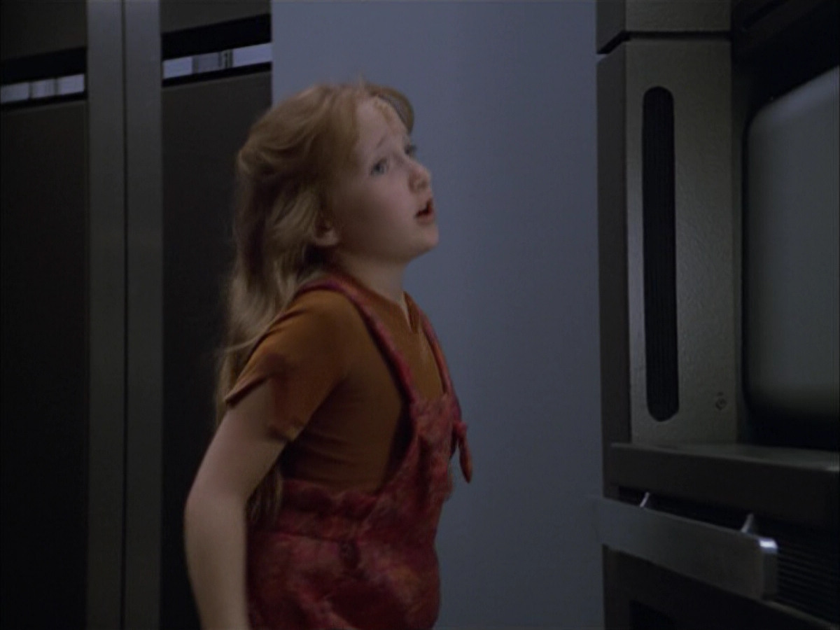 extant_StarTrek_VOY_5x05-OnceUponATime_02993.jpg