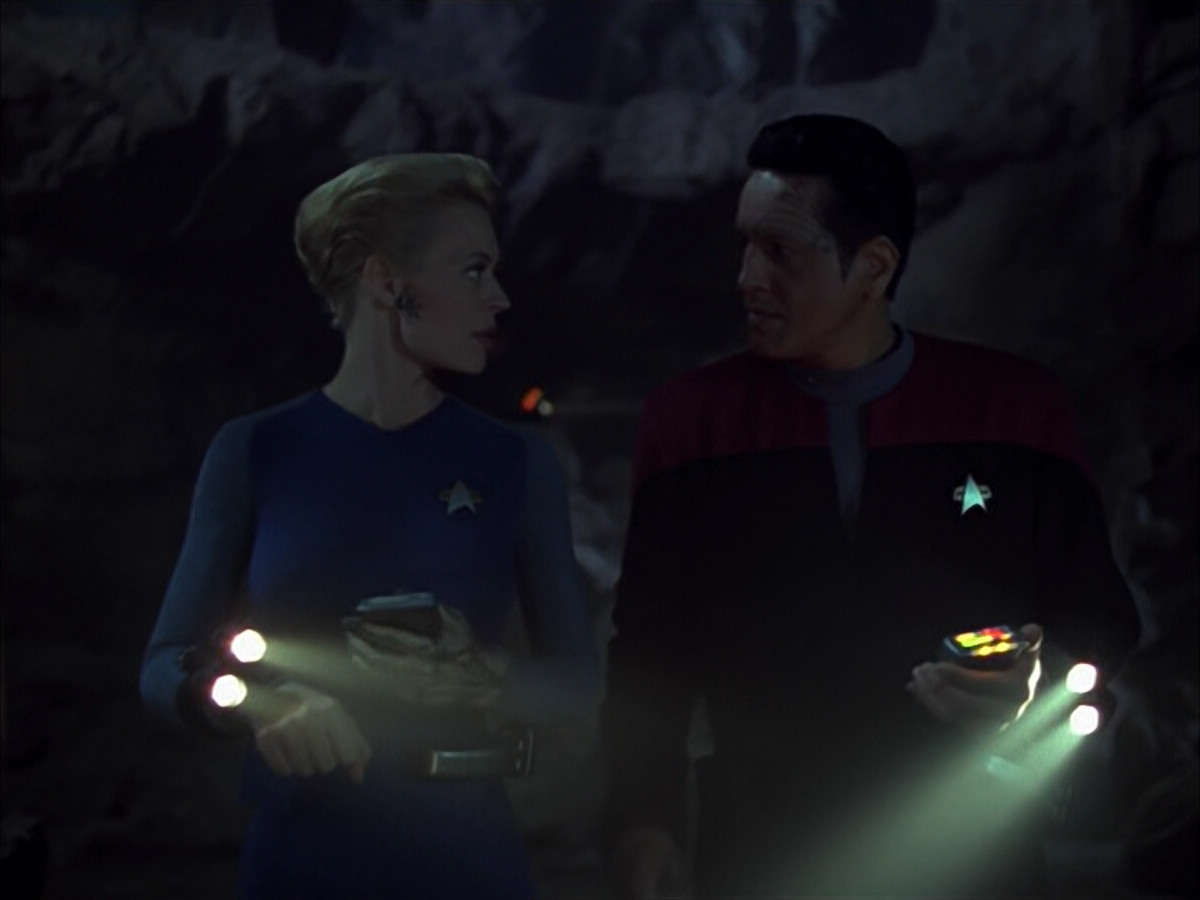 extant_StarTrek_VOY_5x05-OnceUponATime_03016.jpg