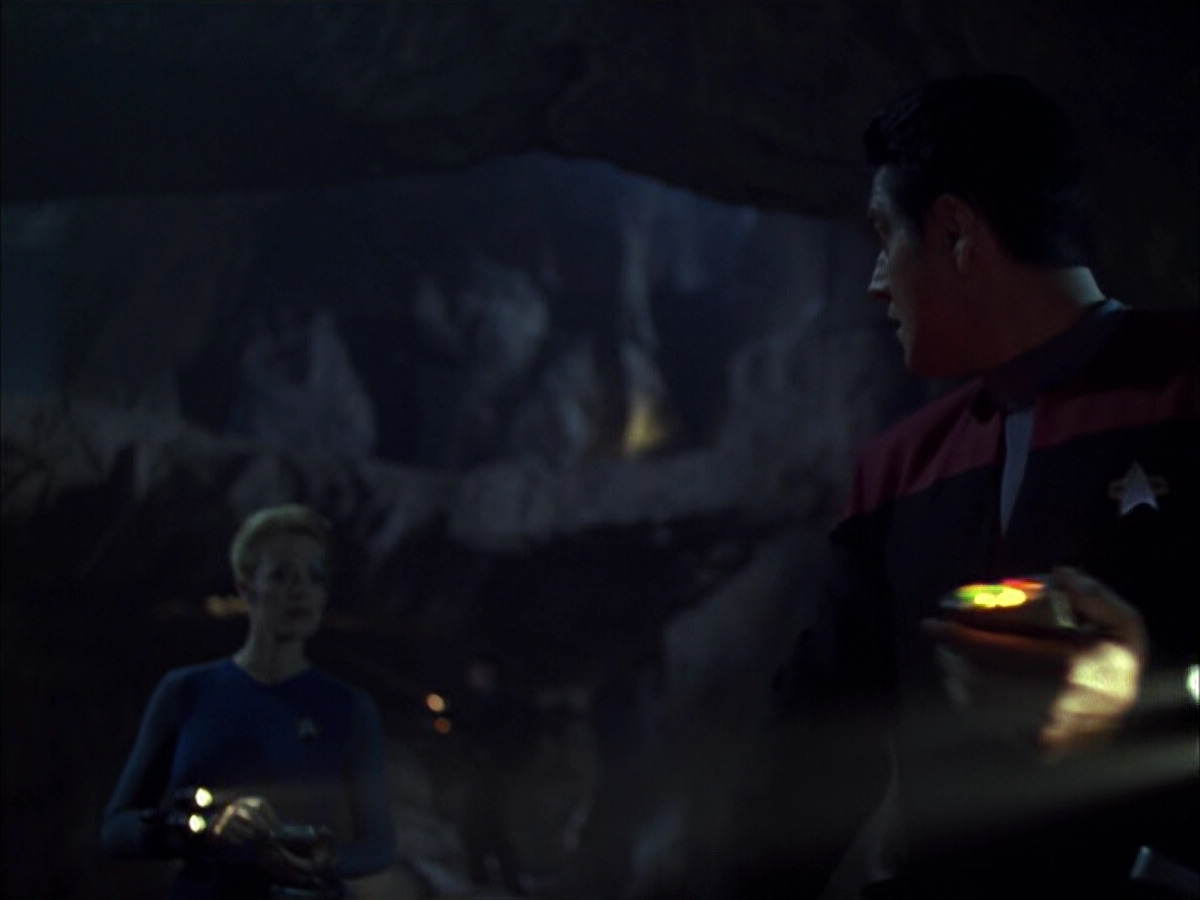 extant_StarTrek_VOY_5x05-OnceUponATime_03046.jpg