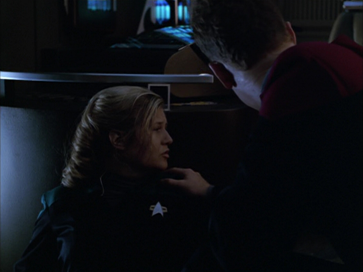 extant_StarTrek_VOY_5x05-OnceUponATime_03112.jpg