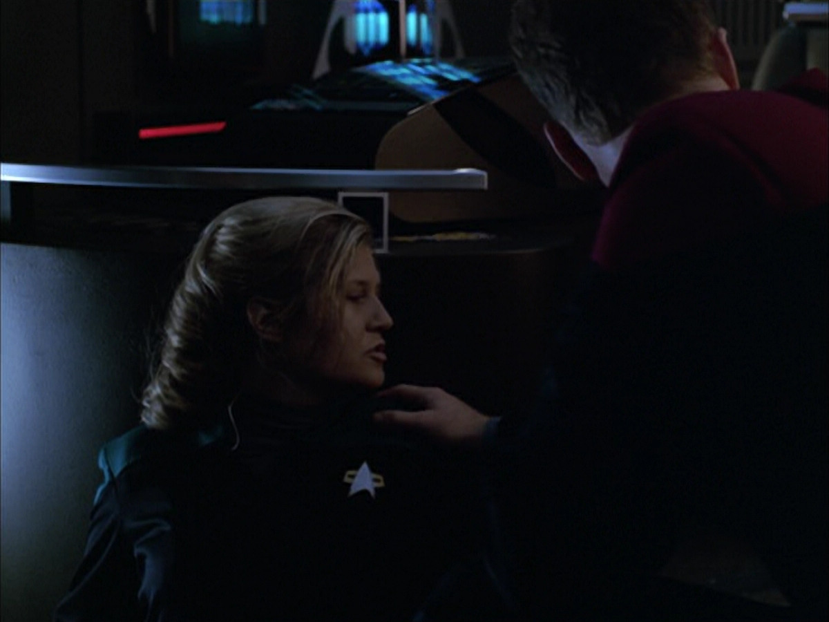 extant_StarTrek_VOY_5x05-OnceUponATime_03113.jpg