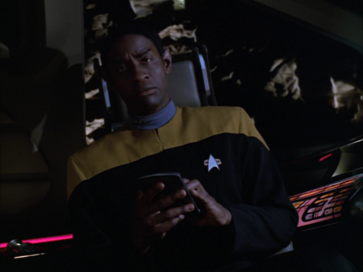 extant_StarTrek_VOY_5x05-OnceUponATime_03114.jpg