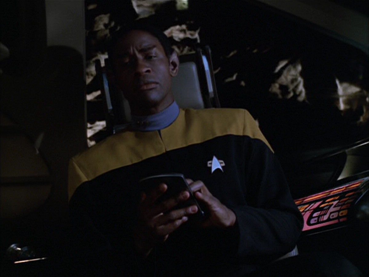 extant_StarTrek_VOY_5x05-OnceUponATime_03115.jpg
