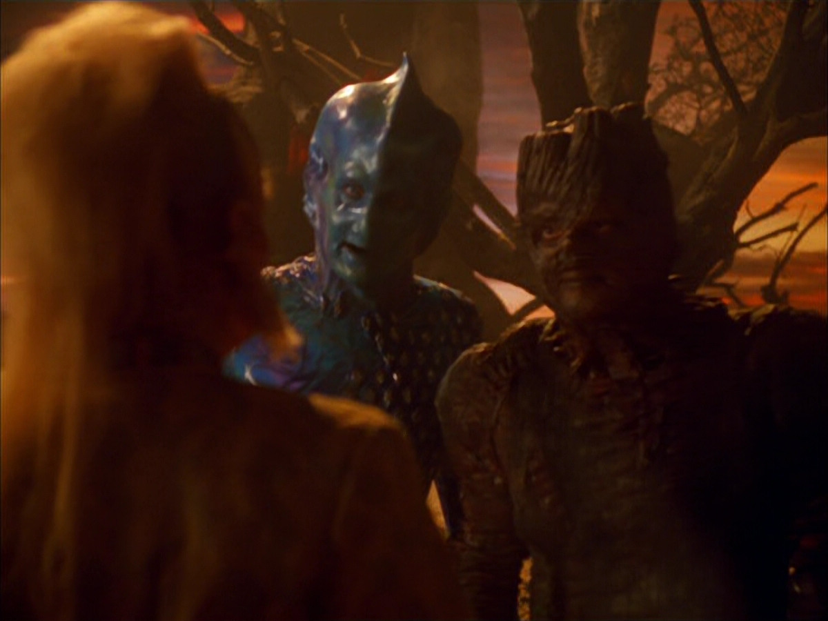 extant_StarTrek_VOY_5x05-OnceUponATime_03270.jpg
