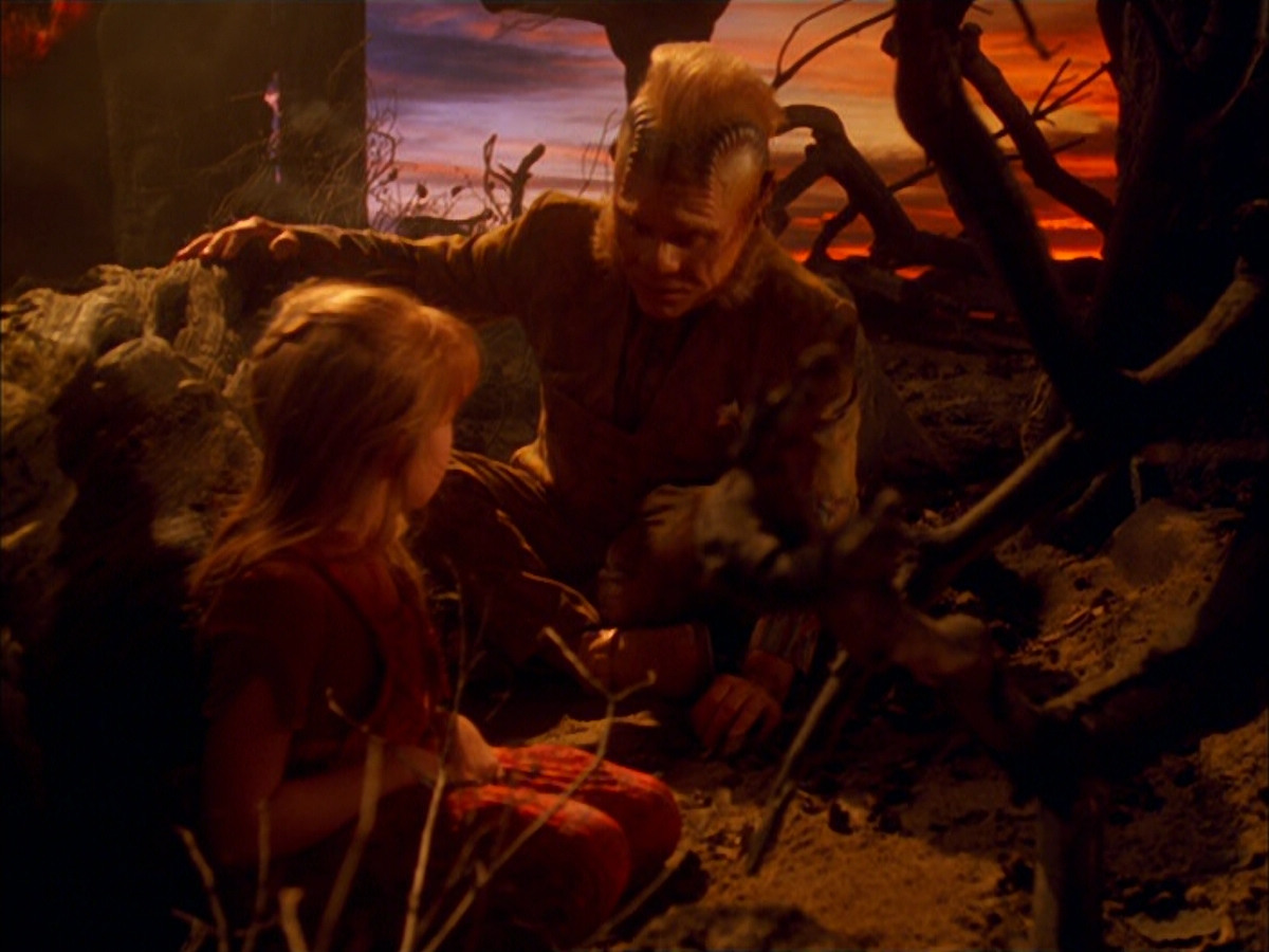 extant_StarTrek_VOY_5x05-OnceUponATime_03409.jpg