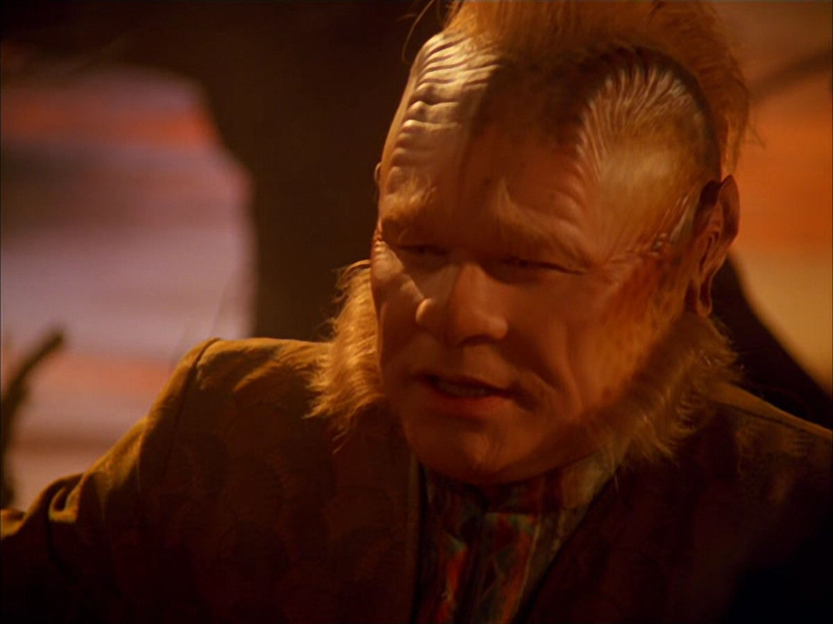 extant_StarTrek_VOY_5x05-OnceUponATime_03441.jpg