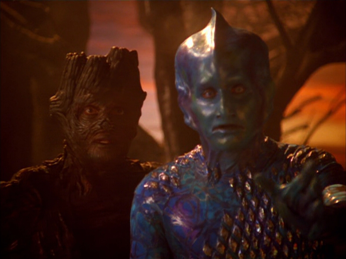 extant_StarTrek_VOY_5x05-OnceUponATime_03498.jpg