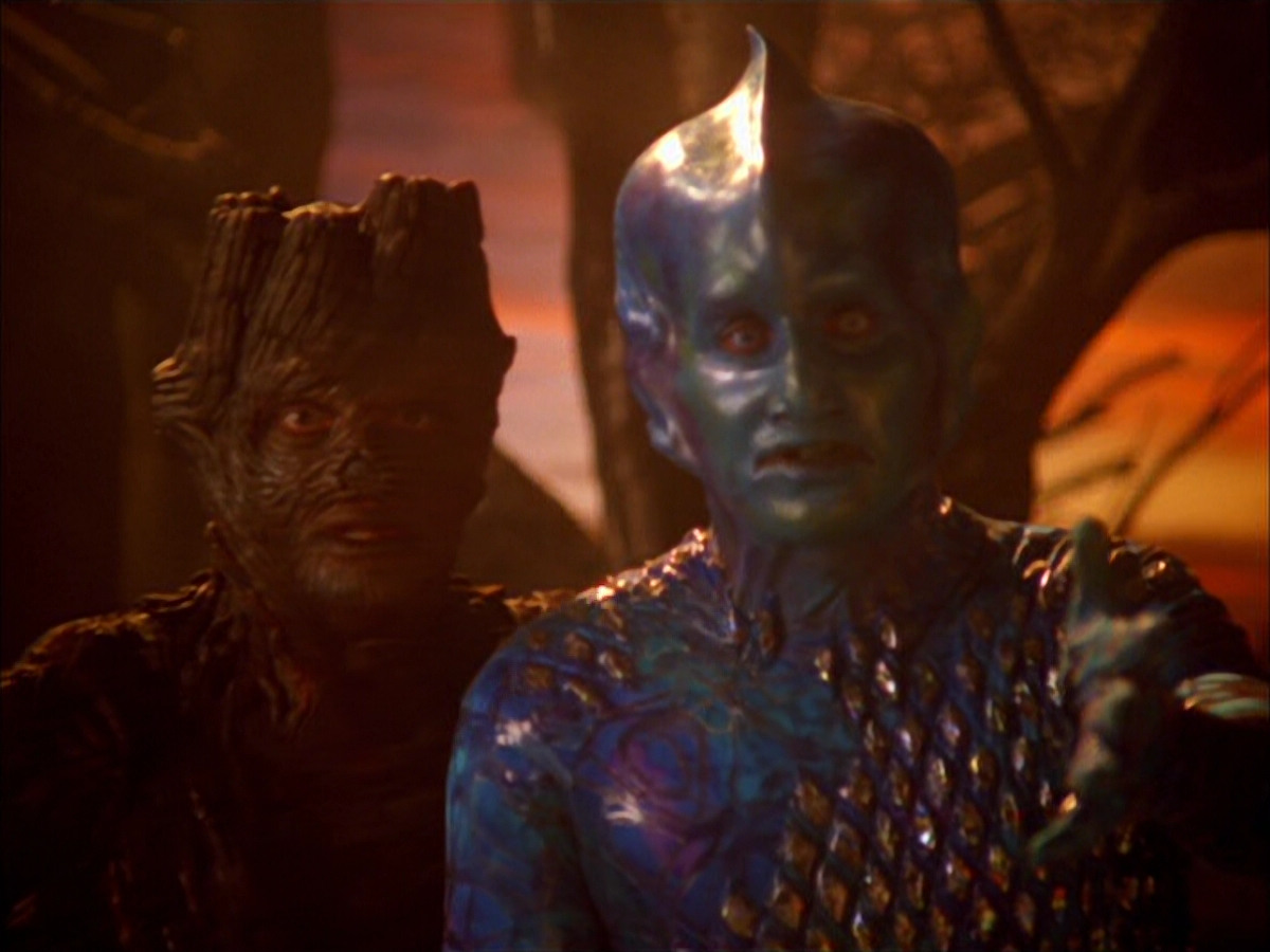extant_StarTrek_VOY_5x05-OnceUponATime_03499.jpg