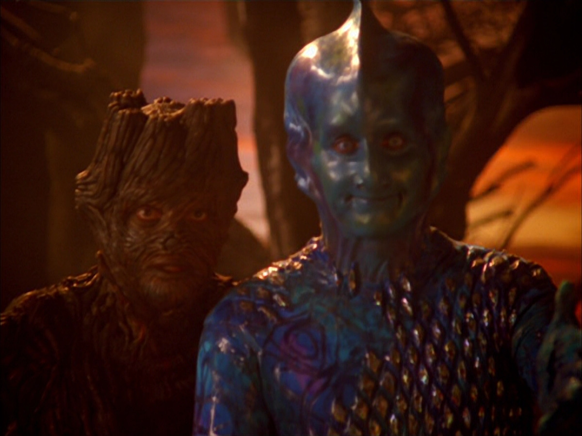 extant_StarTrek_VOY_5x05-OnceUponATime_03504.jpg