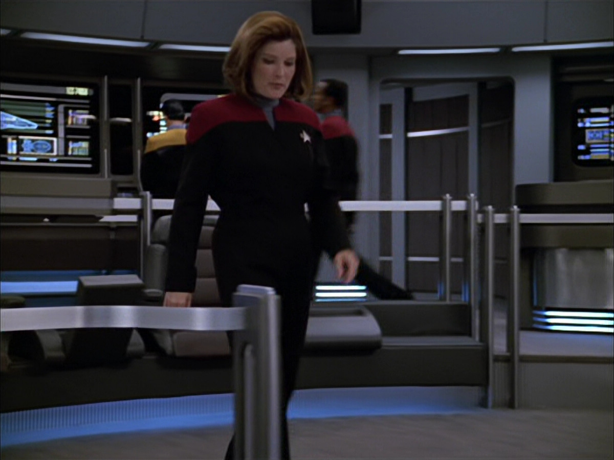 extant_StarTrek_VOY_5x05-OnceUponATime_03513.jpg