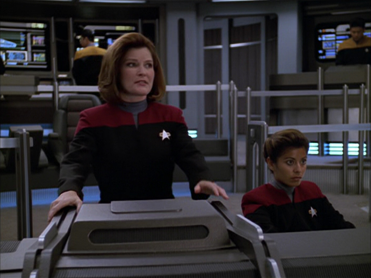 extant_StarTrek_VOY_5x05-OnceUponATime_03518.jpg