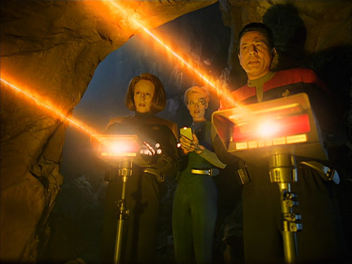 extant_StarTrek_VOY_5x05-OnceUponATime_03521.jpg