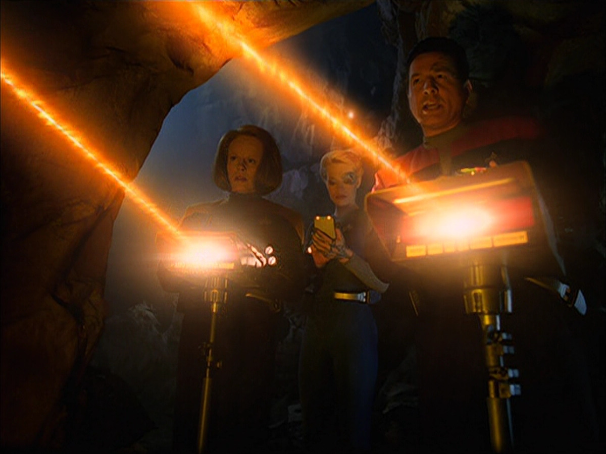 extant_StarTrek_VOY_5x05-OnceUponATime_03526.jpg