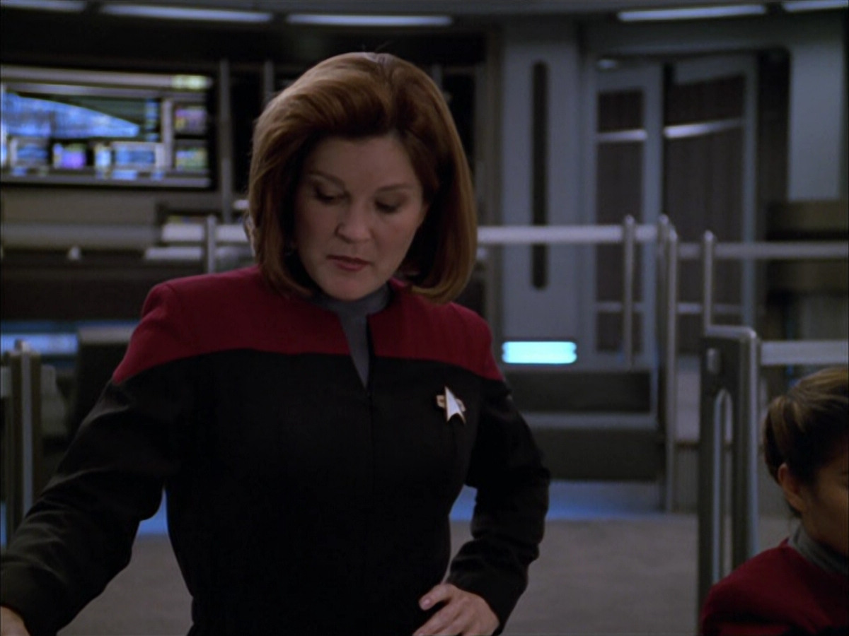 extant_StarTrek_VOY_5x05-OnceUponATime_03529.jpg