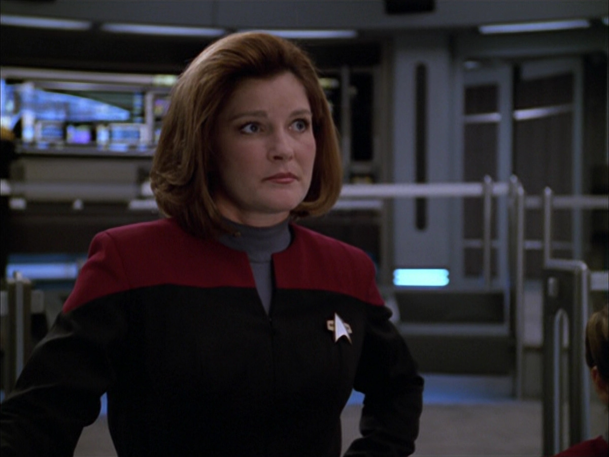 extant_StarTrek_VOY_5x05-OnceUponATime_03532.jpg