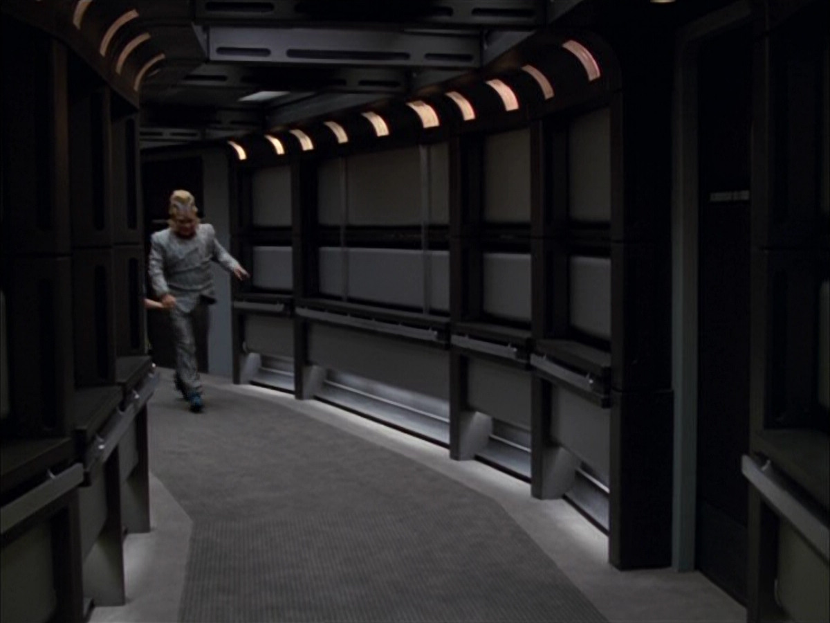 extant_StarTrek_VOY_5x05-OnceUponATime_03654.jpg