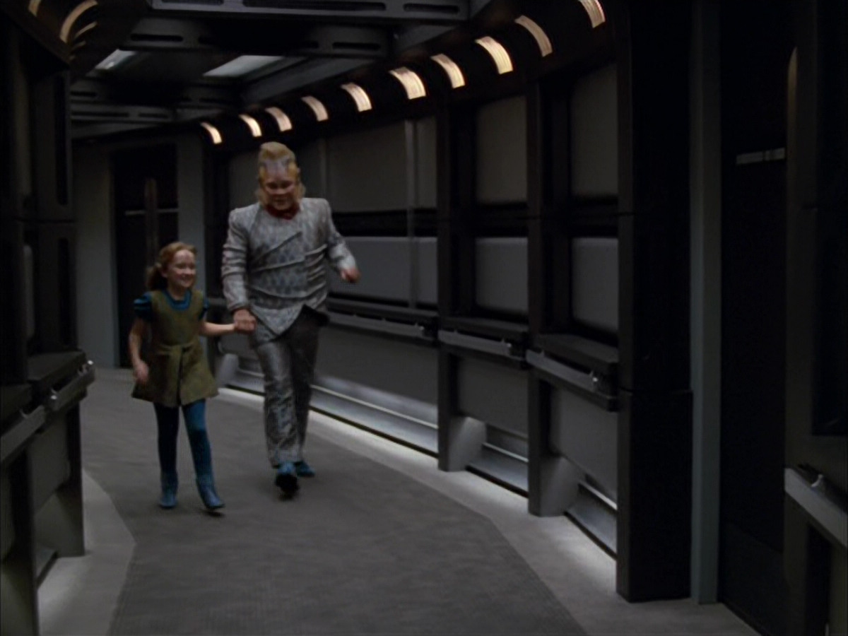 extant_StarTrek_VOY_5x05-OnceUponATime_03656.jpg