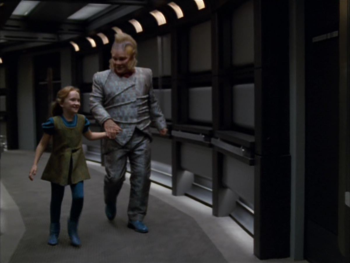 extant_StarTrek_VOY_5x05-OnceUponATime_03657.jpg