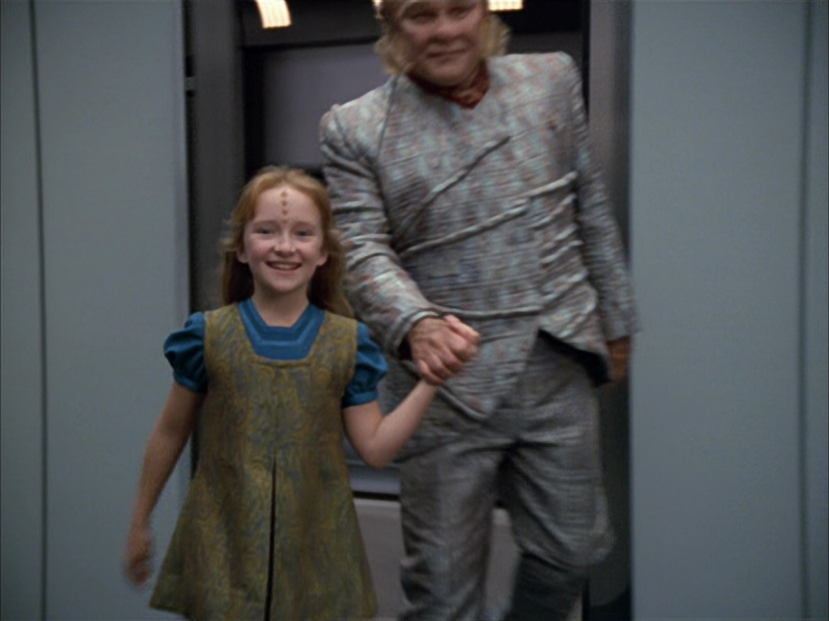 extant_StarTrek_VOY_5x05-OnceUponATime_03661.jpg