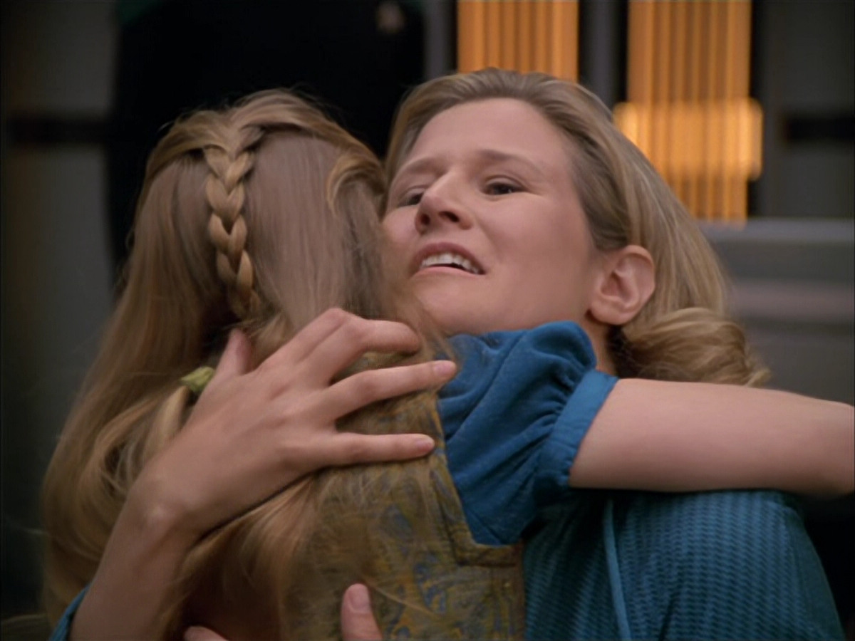 extant_StarTrek_VOY_5x05-OnceUponATime_03670.jpg